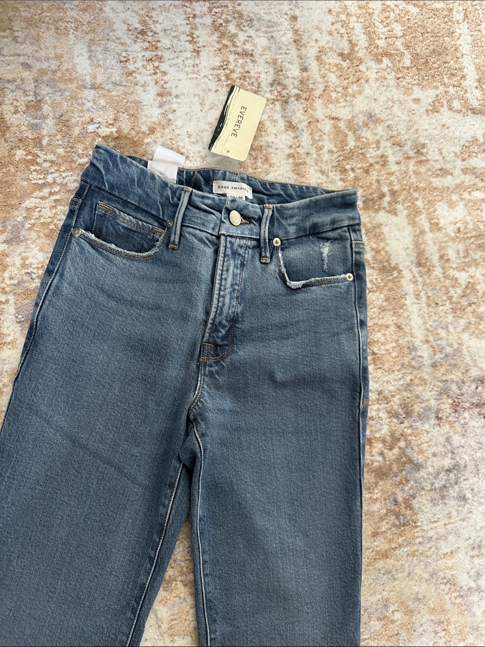Evereve Slim Straight Denim Jeans in Medium Blue Wash
